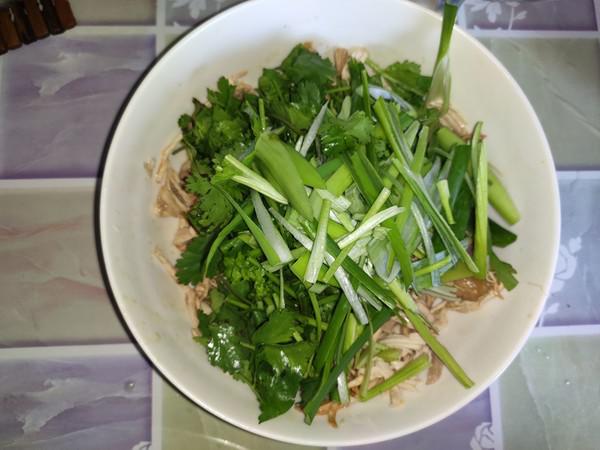 油茶籽油拌雞絲的做法-麻辣味拌菜譜