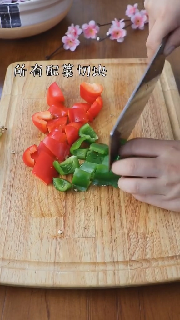 三汁燜鍋的做法-咸鮮味燉菜譜-易網(wǎng)健康養(yǎng)生網(wǎng) 三汁燜鍋的做法-咸鮮味燉菜譜