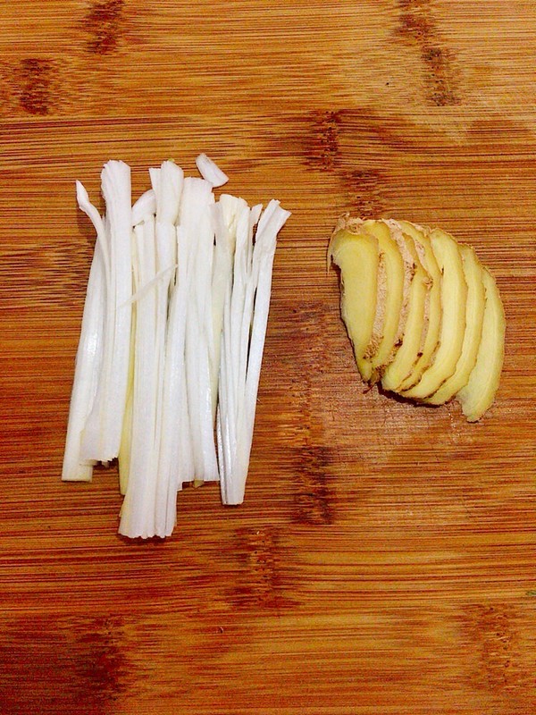 清蒸武昌魚(yú)的做法-咸鮮味蒸菜譜-易網(wǎng)健康養(yǎng)生網(wǎng) 清蒸武昌魚(yú)的做法-咸鮮味蒸菜譜