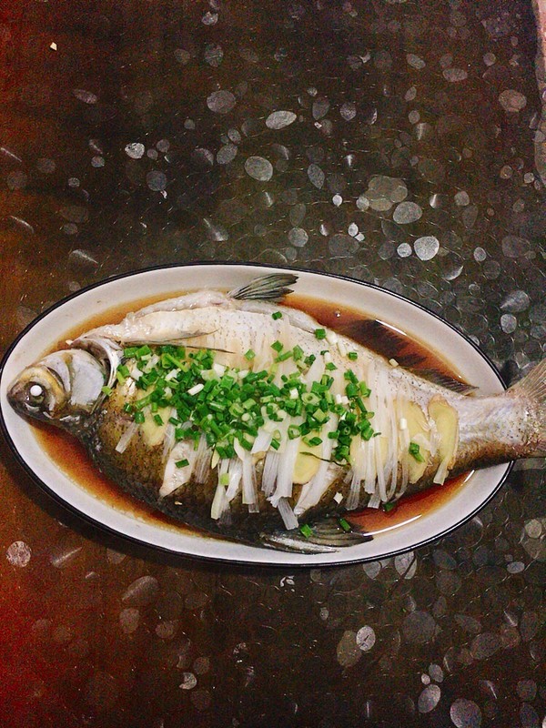 清蒸武昌魚(yú)的做法-咸鮮味蒸菜譜-易網(wǎng)健康養(yǎng)生網(wǎng) 清蒸武昌魚(yú)的做法-咸鮮味蒸菜譜