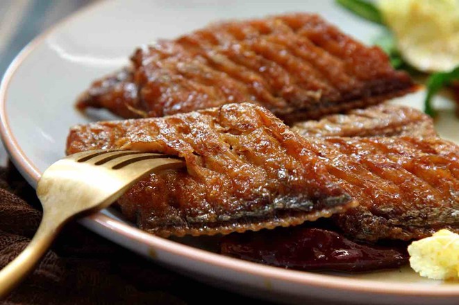 酒香燜帶魚的做法-家常味燜菜譜-易網健康養生網 酒香燜帶魚的做法-家常味燜菜譜