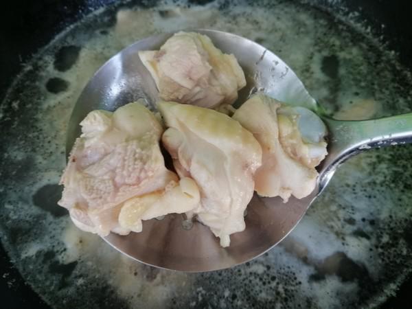 芋頭燒雞塊的做法-家常味燉菜譜-易網健康養生網 芋頭燒雞塊的做法-家常味燉菜譜