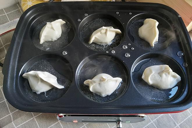 蛋抱煎餃的做法-家常味煎菜譜-易網健康養生網 蛋抱煎餃的做法-家常味煎菜譜