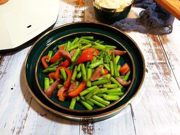 蘆筍香腸的做法-家常味炒菜譜