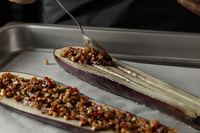 蒜香茄子,宵夜中的王者!的做法-香辣味烤菜譜-易網健康養生網 蒜香茄子,宵夜中的王者!的做法-香辣味烤菜譜