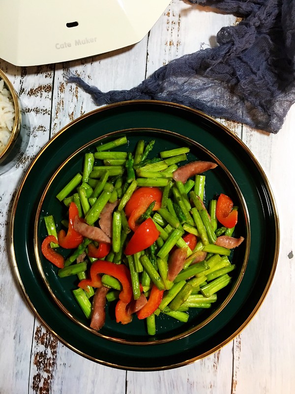 蘆筍香腸的做法-家常味炒菜譜