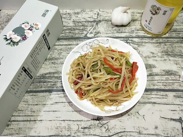 醋溜土豆絲的做法-家常味炒菜譜-易網健康養生網 醋溜土豆絲的做法-家常味炒菜譜