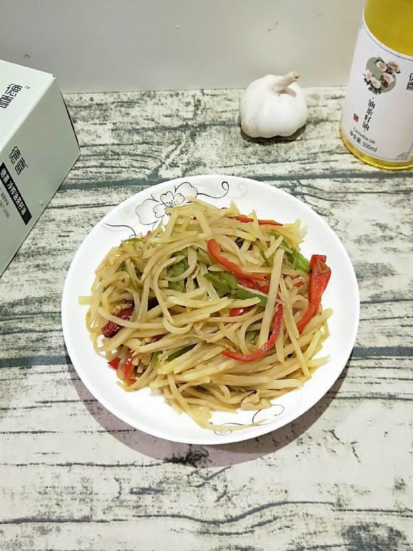 醋溜土豆絲的做法-家常味炒菜譜-易網健康養生網 醋溜土豆絲的做法-家常味炒菜譜