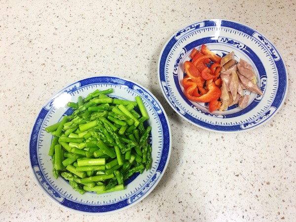 蘆筍香腸的做法-家常味炒菜譜
