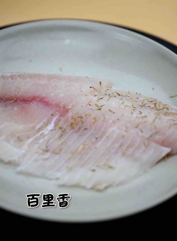 減肥餐~香煎鯛魚(yú)的做法-咸鮮味煎菜譜-易網(wǎng)健康養(yǎng)生網(wǎng) 減肥餐~香煎鯛魚(yú)的做法-咸鮮味煎菜譜