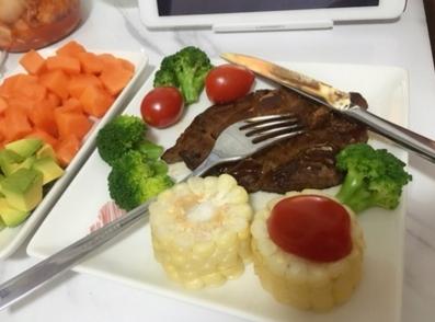 簡易快速煎牛排,懶人必備的做法-家常味煎菜譜-易網健康養生網 簡易快速煎牛排,懶人必備的做法-家常味煎菜譜