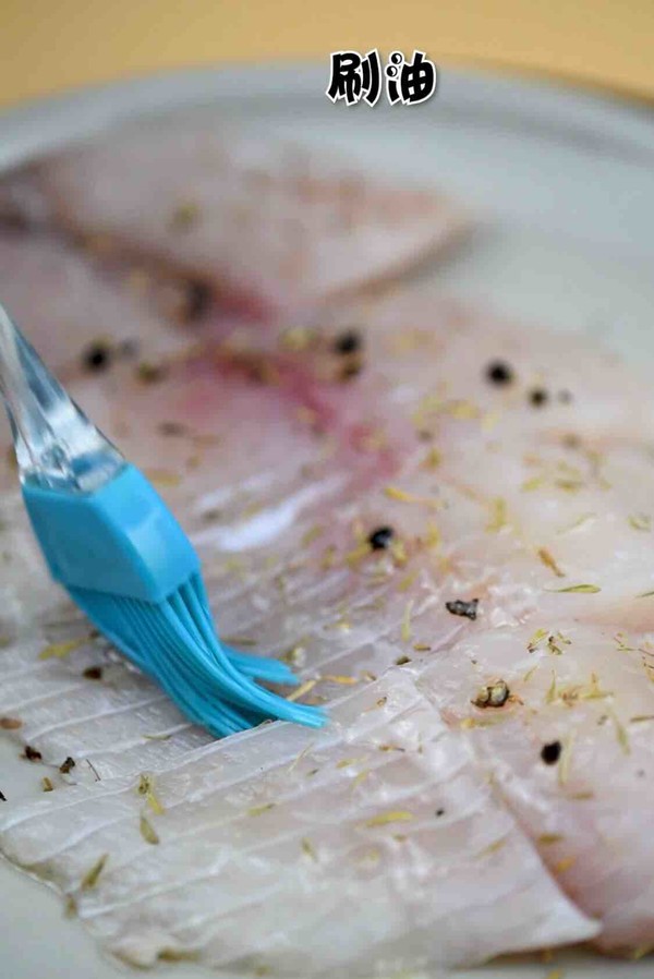 減肥餐~香煎鯛魚(yú)的做法-咸鮮味煎菜譜-易網(wǎng)健康養(yǎng)生網(wǎng) 減肥餐~香煎鯛魚(yú)的做法-咸鮮味煎菜譜