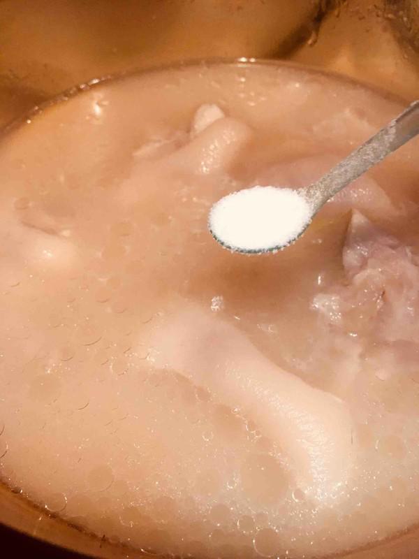 黃豆燉豬腳湯的做法-家常味燉菜譜-易網(wǎng)健康養(yǎng)生網(wǎng) 黃豆燉豬腳湯的做法-家常味燉菜譜