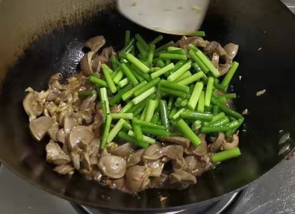 孜然蒜苔炒鴨腎的做法-家常味炒菜譜-易網健康養生網 孜然蒜苔炒鴨腎的做法-家常味炒菜譜