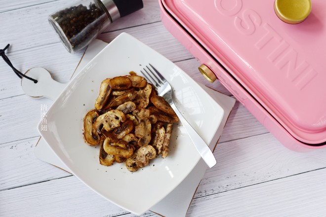 黑椒煎蘑菇的做法-咸鮮味煎菜譜-易網健康養生網 黑椒煎蘑菇的做法-咸鮮味煎菜譜