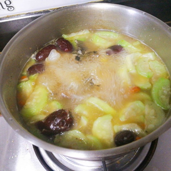 紅棗鯽魚湯的做法-家常味煮菜譜