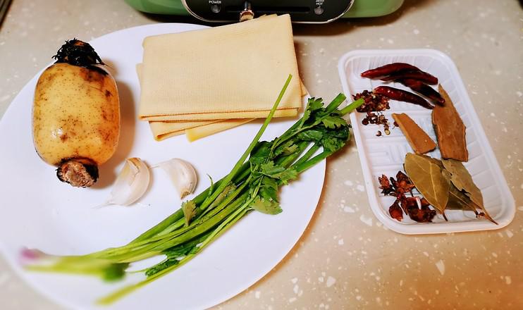 香辣鹵豆皮蓮藕,比周黑鴨和絕味還好吃!的做法-香辣味鹵菜譜-易網<a href=http://www.xllyou.com/ target=_blank class=infotextkey>健康養生</a>網 香辣鹵豆皮蓮藕,比周黑鴨和絕味還好吃!的做法-香辣味鹵菜譜