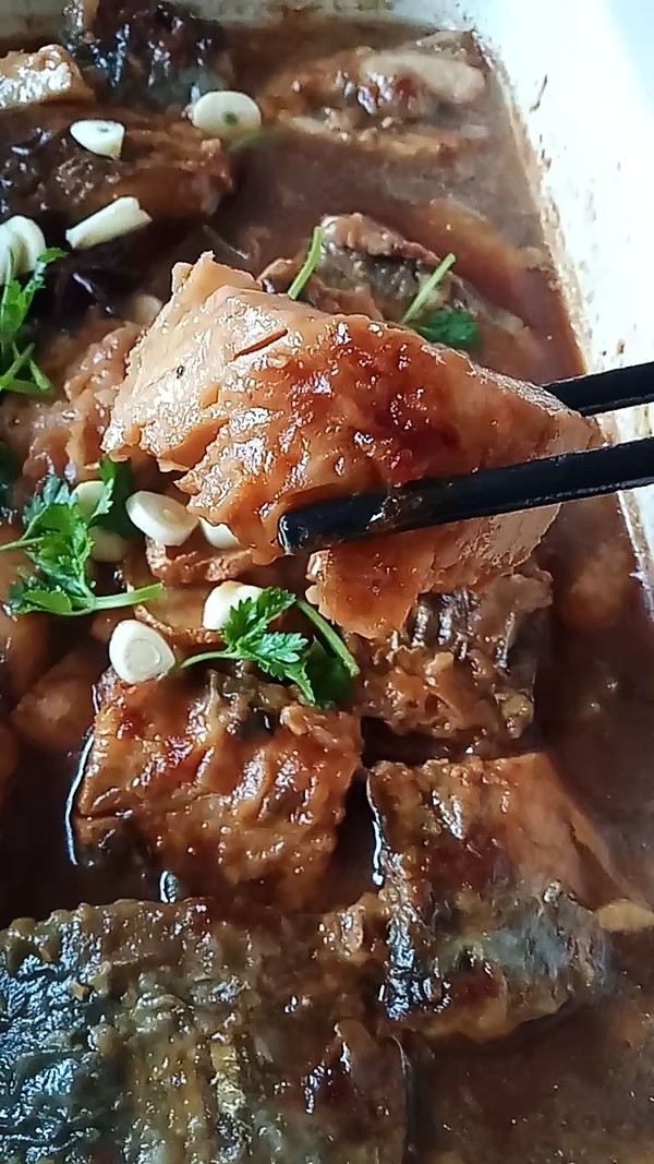 家常燉鲅魚的做法-家常味燉菜譜-易網健康養生網 家常燉鲅魚的做法-家常味燉菜譜