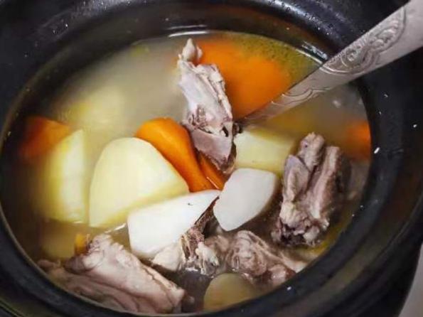 土豆淮山雞湯的做法-家常味煲菜譜