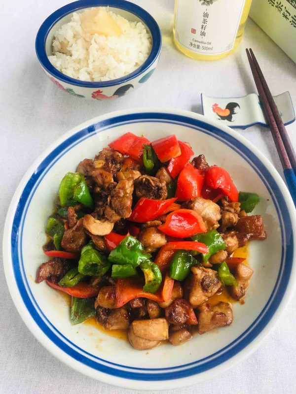 油茶籽油炒雞的做法-香辣味炒菜譜-易網(wǎng)健康養(yǎng)生網(wǎng) 油茶籽油炒雞的做法-香辣味炒菜譜