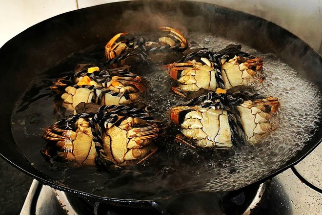 清蒸大閘蟹的做法-家常味蒸菜譜-易網健康養(yǎng)生網 清蒸大閘蟹的做法-家常味蒸菜譜