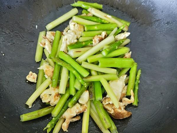 蘆筍炒雞蛋的做法-家常味炒菜譜-易網健康養生網 蘆筍炒雞蛋的做法-家常味炒菜譜