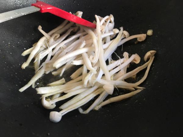 荷包蛋煮海鮮菇的做法-家常味煮菜譜-易網(wǎng)健康養(yǎng)生網(wǎng) 荷包蛋煮海鮮菇的做法-家常味煮菜譜