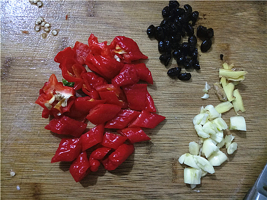 家鄉(xiāng)豆腐的做法-咸鮮味炒菜譜-易網(wǎng)健康養(yǎng)生網(wǎng) 家鄉(xiāng)豆腐的做法-咸鮮味炒菜譜