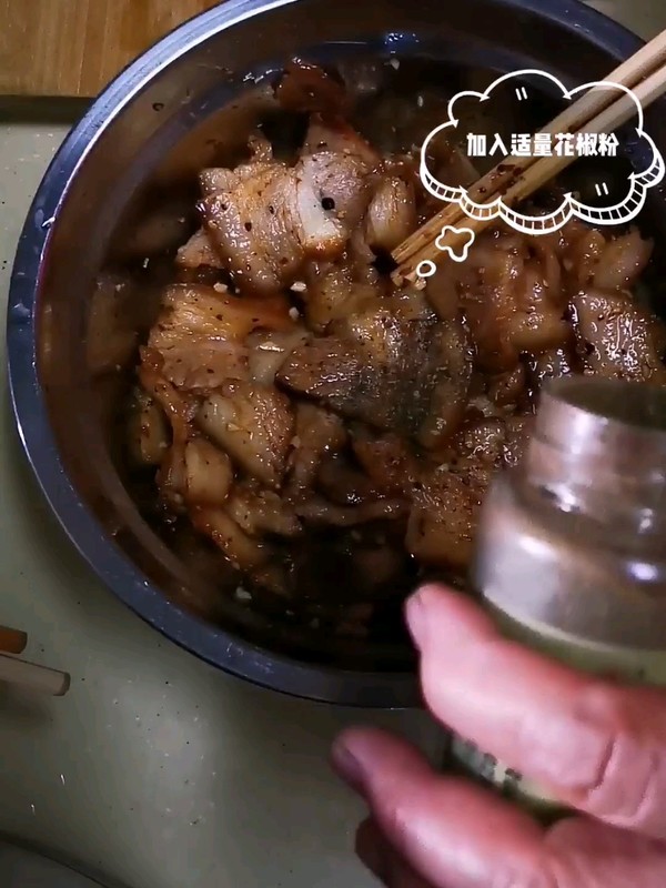 涼拌鹵豬肘的做法-麻辣味拌菜譜-易網(wǎng)健康養(yǎng)生網(wǎng) 涼拌鹵豬肘的做法-麻辣味拌菜譜