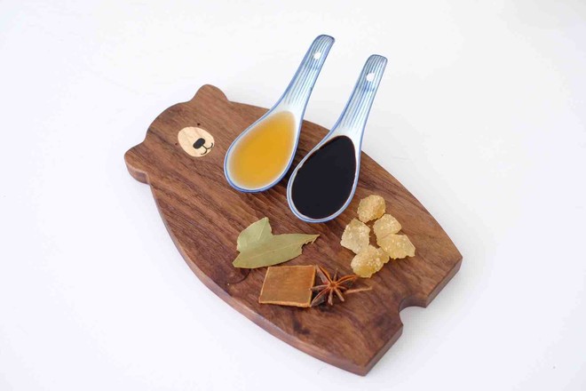 鮑魚燒排骨的做法-咸鮮味燒菜譜-易網<a href=http://www.xllyou.com/ target=_blank class=infotextkey>健康養生</a>網 鮑魚燒排骨的做法-咸鮮味燒菜譜