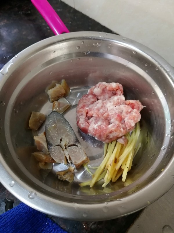 魚香茄子煲的做法-家常味煲菜譜-易網<a href=http://www.xllyou.com/ target=_blank class=infotextkey>健康養生</a>網 魚香茄子煲的做法-家常味煲菜譜