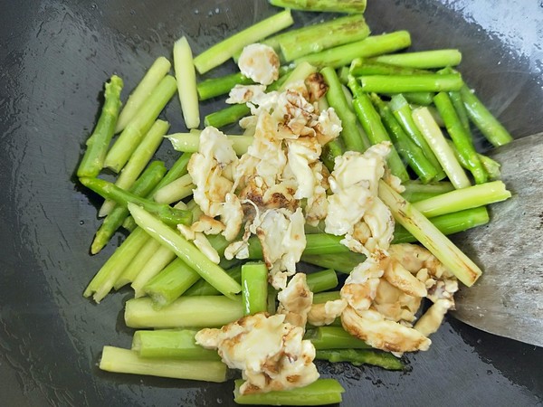 蘆筍炒雞蛋的做法-家常味炒菜譜-易網健康養生網 蘆筍炒雞蛋的做法-家常味炒菜譜