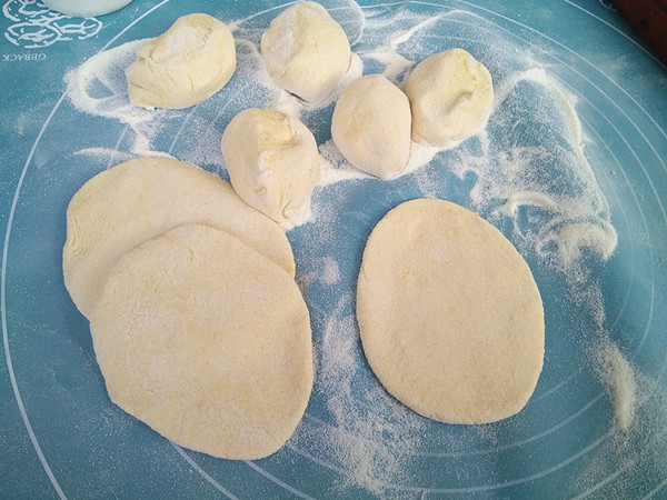 茴香香菇餡發面蒸餃的做法-家常味蒸菜譜