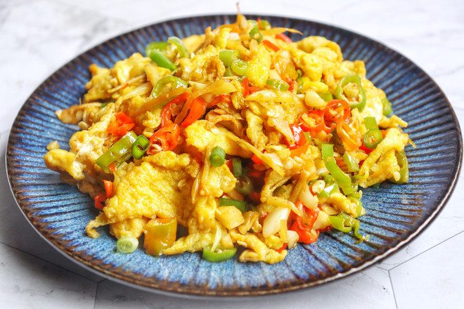 辣椒炒雞蛋的做法-香辣味炒菜譜-易網健康養生網 辣椒炒雞蛋的做法-香辣味炒菜譜