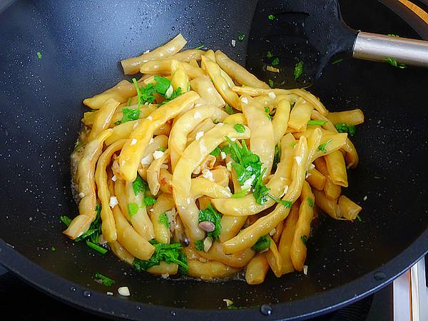 蒜香黃金勾的做法-蒜香味燉菜譜-易網健康養生網 蒜香黃金勾的做法-蒜香味燉菜譜