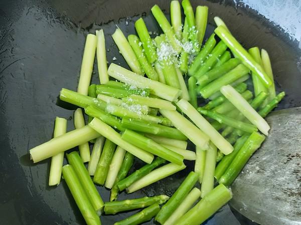 蘆筍炒雞蛋的做法-家常味炒菜譜-易網健康養生網 蘆筍炒雞蛋的做法-家常味炒菜譜