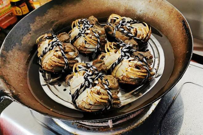 清蒸大閘蟹的做法-家常味蒸菜譜-易網健康養(yǎng)生網 清蒸大閘蟹的做法-家常味蒸菜譜