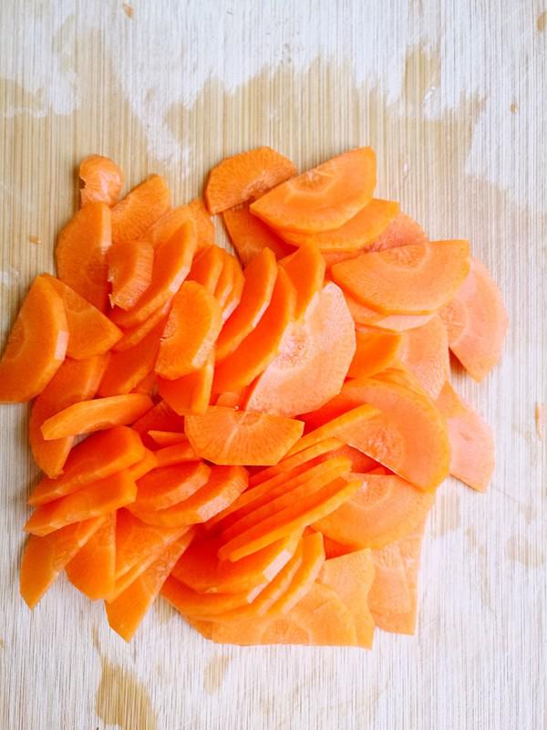 胡蘿卜炒雞蛋蘑菇的做法-咸鮮味炒菜譜-易網健康養生網 胡蘿卜炒雞蛋蘑菇的做法-咸鮮味炒菜譜