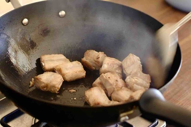 鮑魚燒排骨的做法-咸鮮味燒菜譜-易網健康養生網 鮑魚燒排骨的做法-咸鮮味燒菜譜