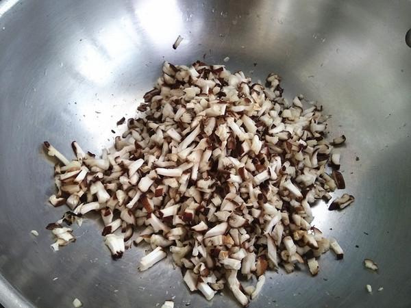 茴香香菇餡發面蒸餃的做法-家常味蒸菜譜