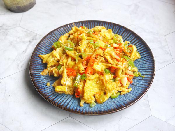 辣椒炒雞蛋的做法-香辣味炒菜譜-易網健康養生網 辣椒炒雞蛋的做法-香辣味炒菜譜