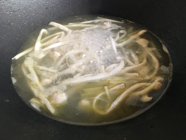 荷包蛋煮海鮮菇的做法-家常味煮菜譜-易網(wǎng)健康養(yǎng)生網(wǎng) 荷包蛋煮海鮮菇的做法-家常味煮菜譜