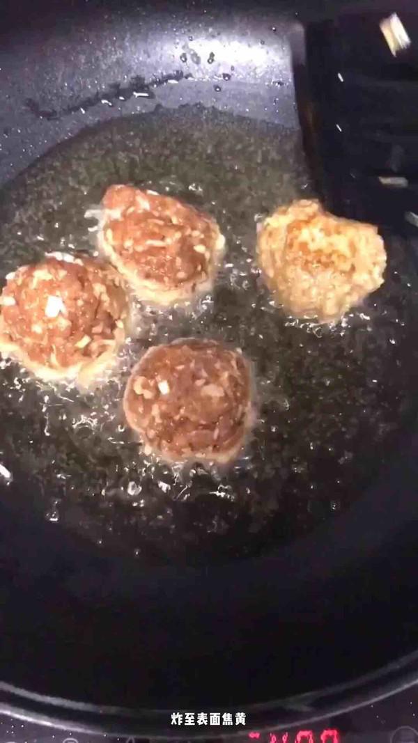 紅燒獅子頭的做法-家常味燒菜譜