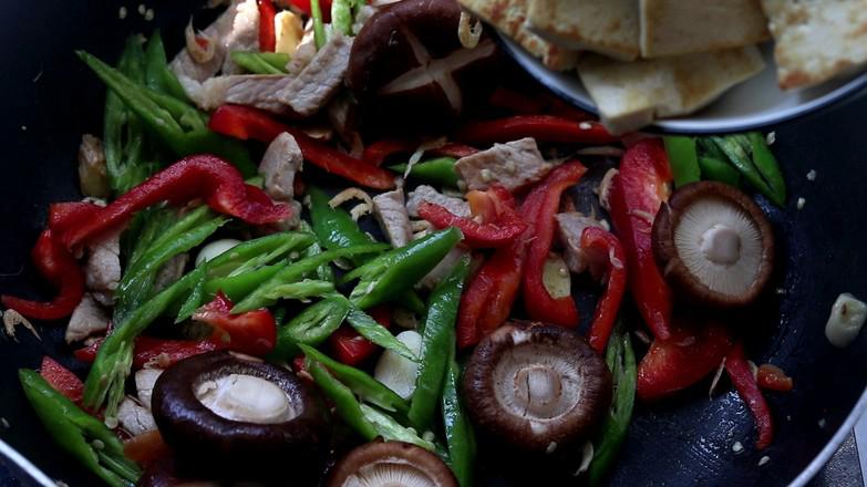 香菇蝦皮燜豆腐的做法-家常味炒菜譜