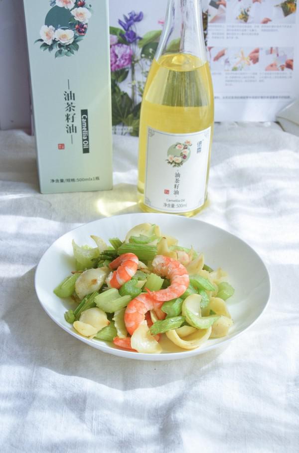 西芹百合炒蝦仁的做法-家常味炒菜譜-易網健康養生網 西芹百合炒蝦仁的做法-家常味炒菜譜