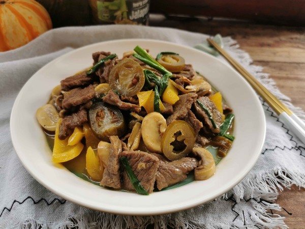 口蘑炒肉片的做法-酸辣味炒菜譜-易網健康養生網 口蘑炒肉片的做法-酸辣味炒菜譜