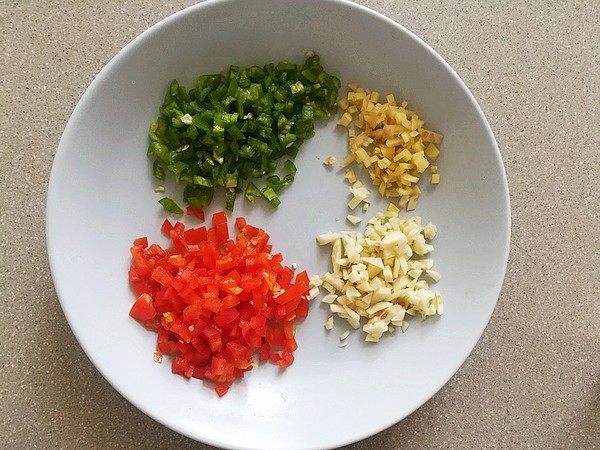 香菇釀肉的做法-香辣味蒸菜譜-易網健康養生網 香菇釀肉的做法-香辣味蒸菜譜