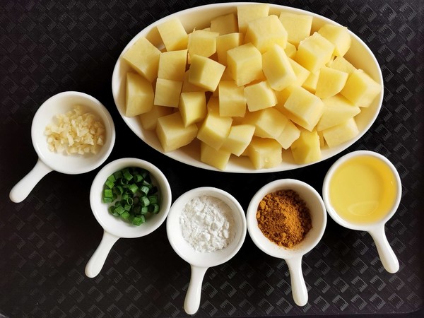 土豆咖喱塊的做法-家常味炒菜譜-易網<a href=http://www.xllyou.com/ target=_blank class=infotextkey>健康養生</a>網 土豆咖喱塊的做法-家常味炒菜譜