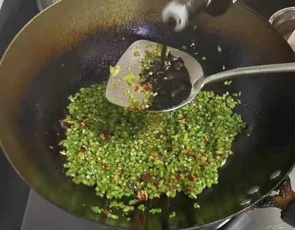 酸辣紅薯葉梗的做法-酸辣味炒菜譜-易網(wǎng)健康養(yǎng)生網(wǎng) 酸辣紅薯葉梗的做法-酸辣味炒菜譜