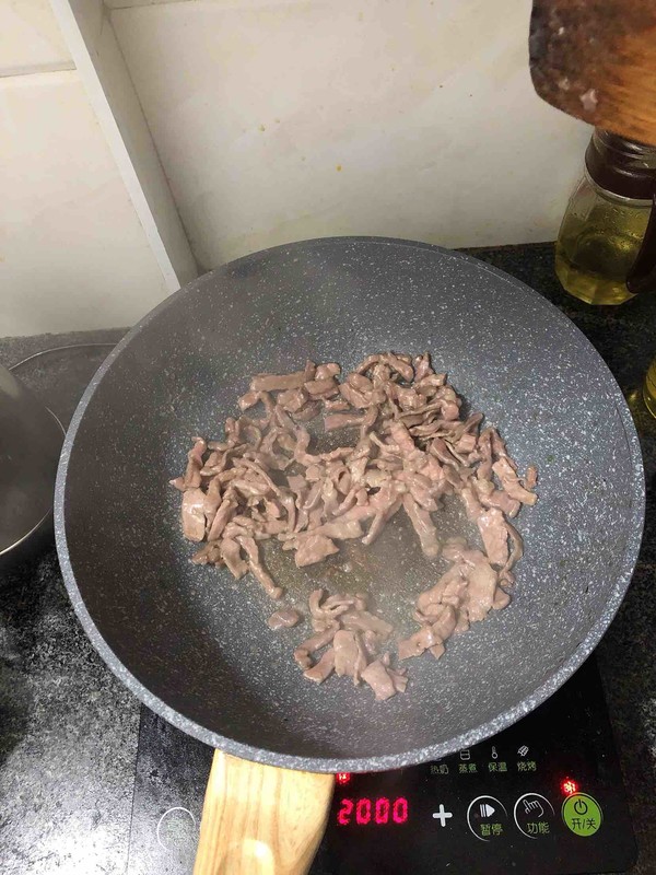 青椒炒牛肉的做法-香辣味炒菜譜-易網健康養生網 青椒炒牛肉的做法-香辣味炒菜譜